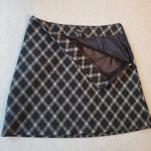 Ever New skirt - Petite Size 6 - Picture 2 of 2